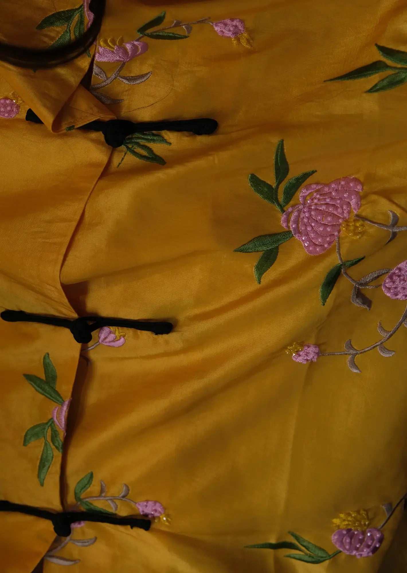 Yellow Chinese embroidered shirt